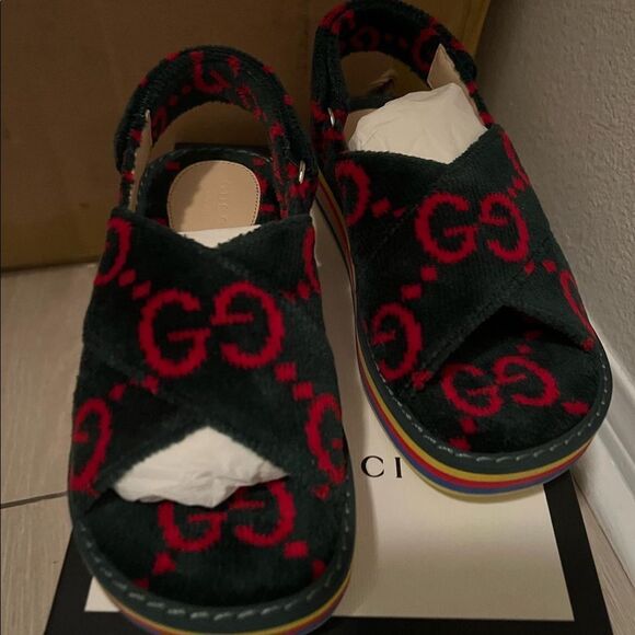 Brand new Gucci kids faux fur sandals size 30 us 12.5 - Picture 1 of 4